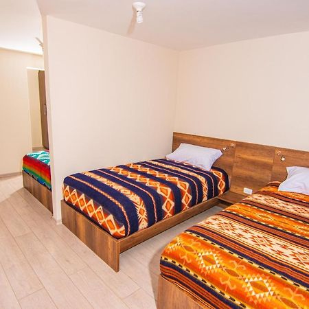 The Traveler Hostel Отавало Екстер'єр фото