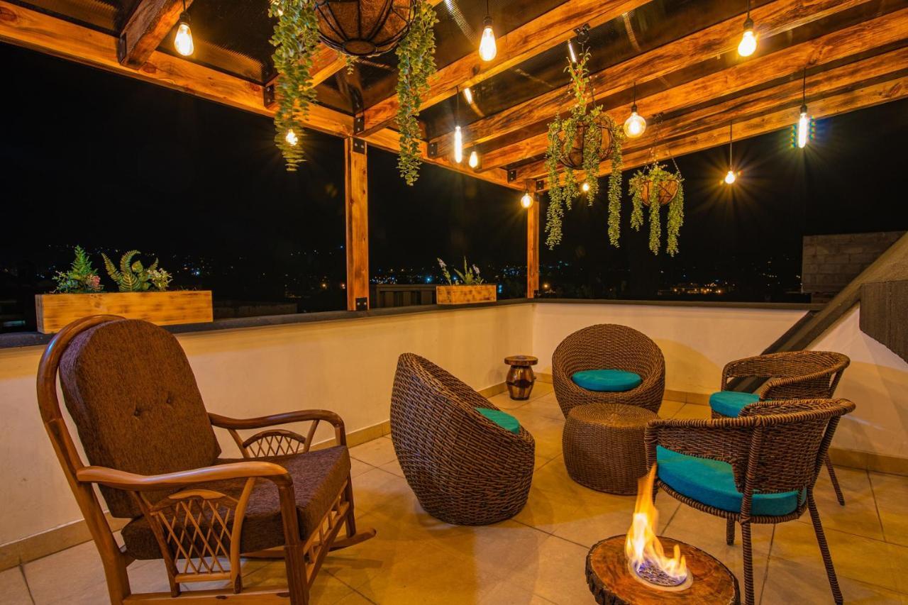 The Traveler Hostel Отавало Екстер'єр фото
