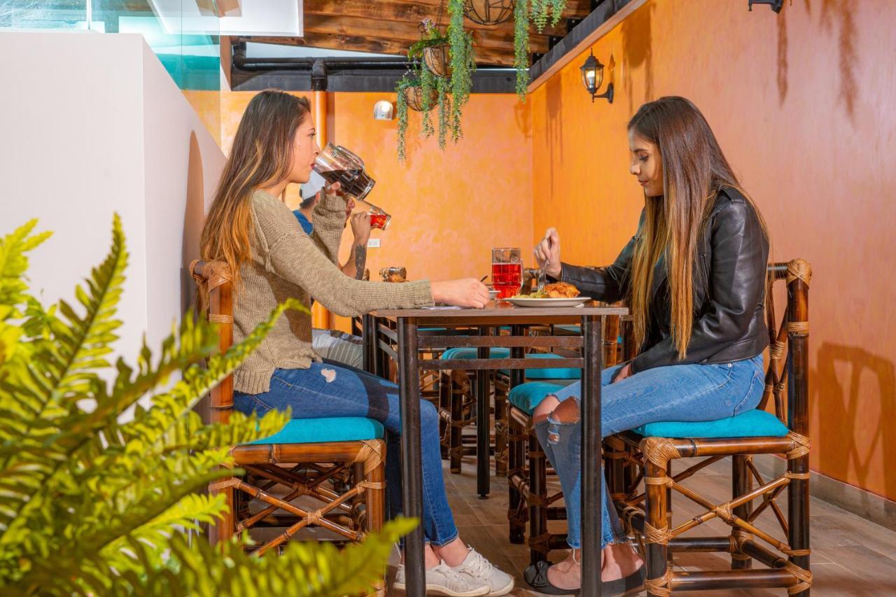 The Traveler Hostel Отавало Екстер'єр фото